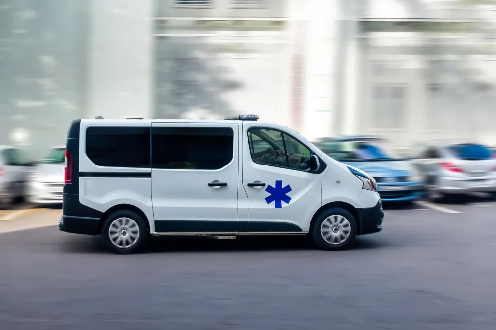 véhicule ambulancewebp